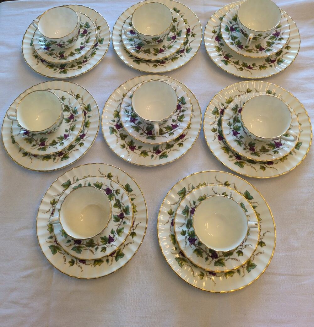 24 Piece Royal Worcester Bacchanal Bone China Tea Set Service 8 Trios Cup Plates